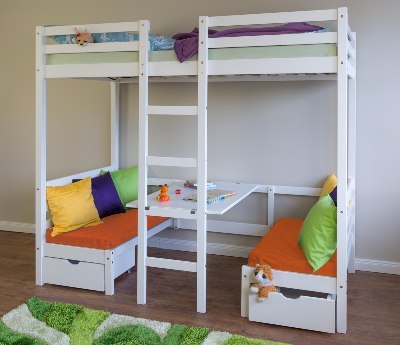 Łóżko piętrowe dla dzieci z biurkiem i poduszkami