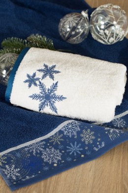 Ręcznik świąteczny biały z wyhaftowanym motywem śnieżynek