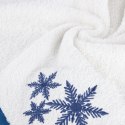 Ręcznik świąteczny biały z wyhaftowanym motywem śnieżynek